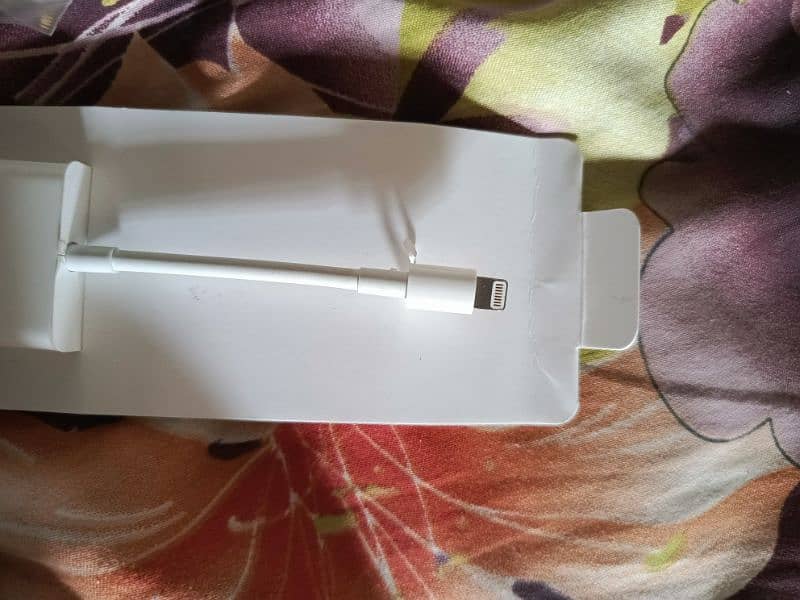 (Genuine) Iphone Lightning to HDMi Adapter 0