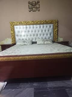 king bed darsing side table new condition argent for sale