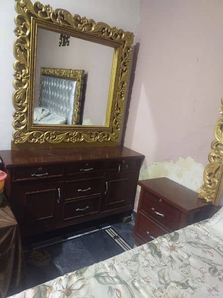 king bed darsing side table new condition argent for sale 2