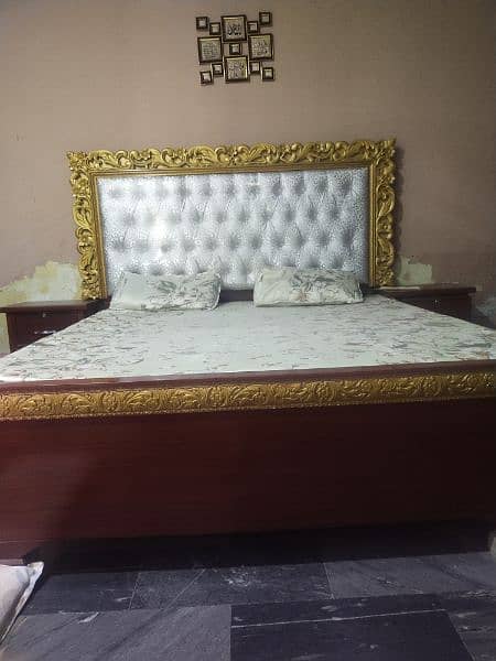 king bed darsing side table new condition argent for sale 3