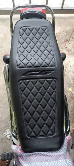 Honda 125SE genuine Seat