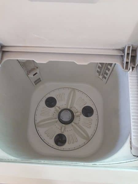 LG Semi Automatic Washing Machine for sale 3