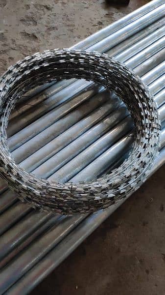 Best Razor Wire Installation & Chain Link Fence in wholesale rates. 1