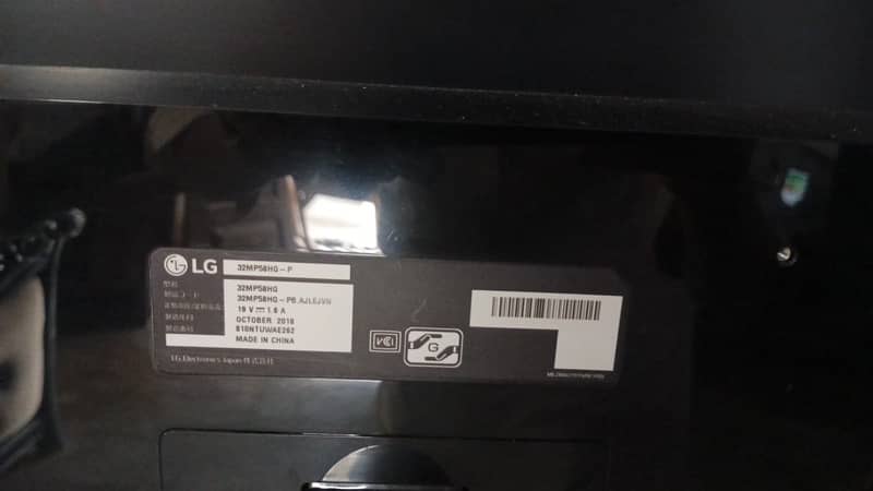 Gaming monitor Lg 32” mint condition 2