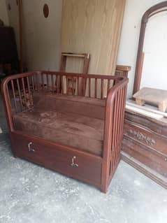 2-in-1 Convertible Baby Crib