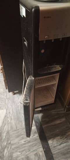 Gree Dispenser Refrigerator