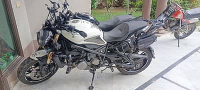 benelli 752s with touring accessories worth 250000