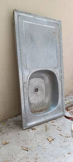 kitchen sink / wash basin long size zabardast condition