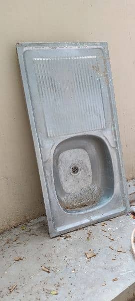 kitchen sink / wash basin long size zabardast condition 1