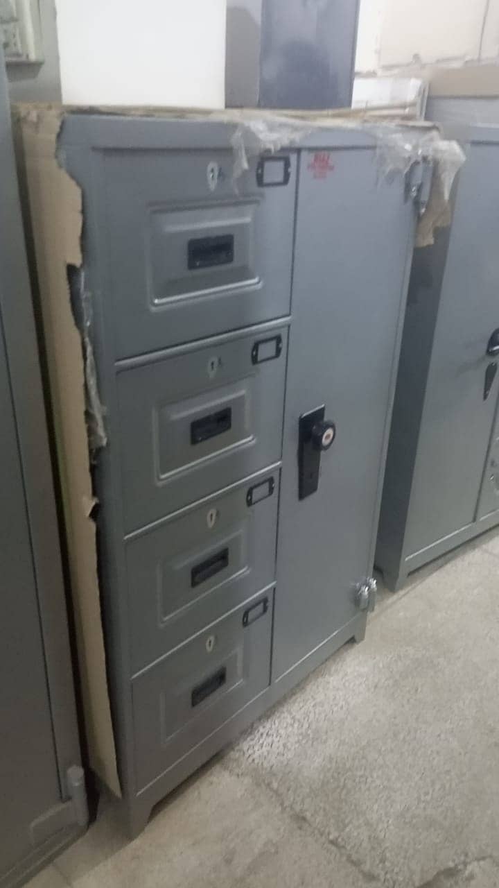 Steel almari/vault door/ cabibet/Labour locker/cash safe/bank locker 4