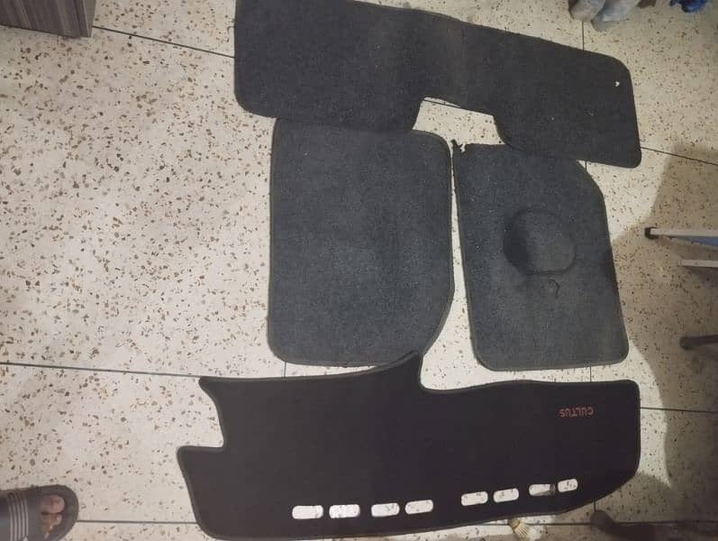 Old Cultus floor mats & dashboard mat & trunk mat 0