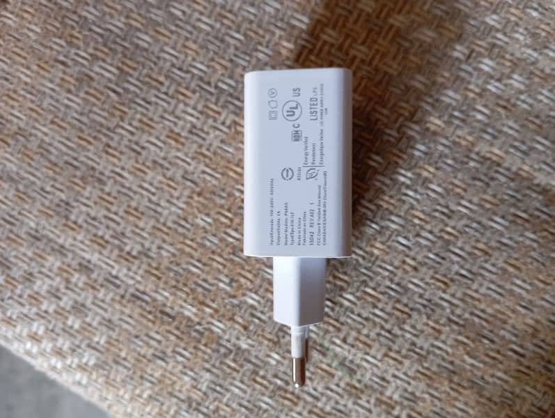 Oppo Original daba wala charger  RS:2499 2