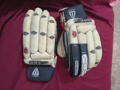used former test cricketer left handed gloves