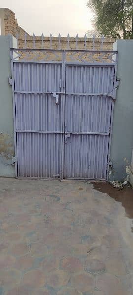 iron door 5×7  good condition 2