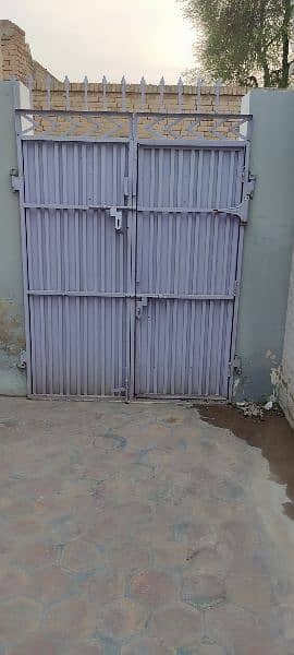 iron door 5×7  good condition 3