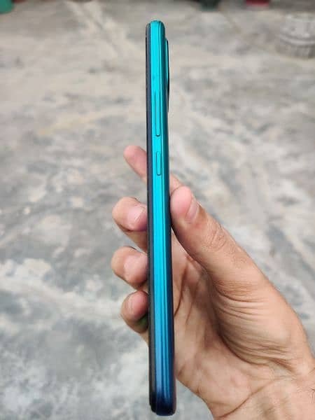 infinix smart 6 lady hand used 2