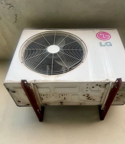 LG AC 1