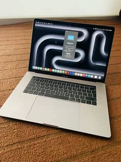 Apple MacBook Pro 2018 16/512SSD 6Cores i7 15.4 inches 4GB Graphics