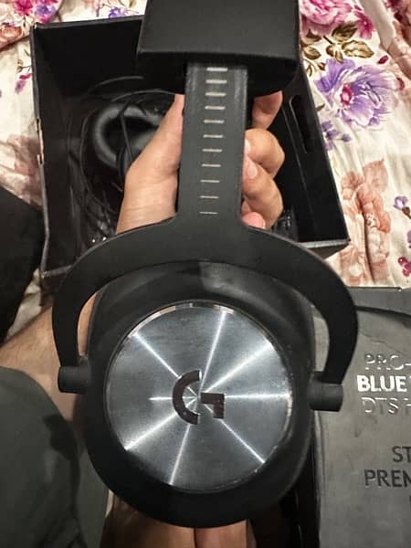 logitech G pro x headphone 4