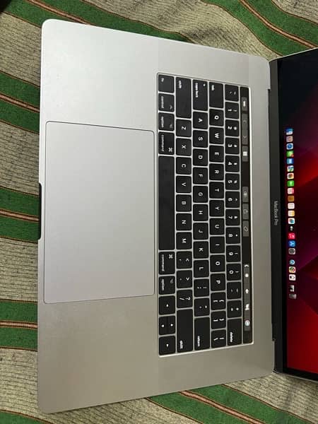 Macbook Pro 2017 15 Inch 1