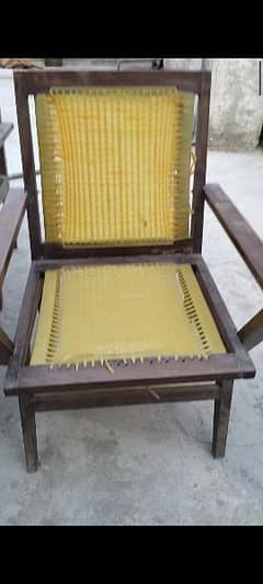 Chairs for sale. 0315/518/595/7/ Total 5 chairs