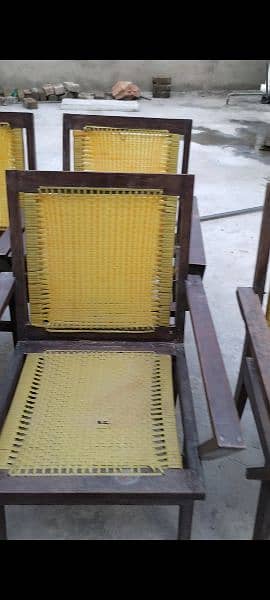 Chairs for sale. 0315/518/595/7/ Total 5 chairs 3