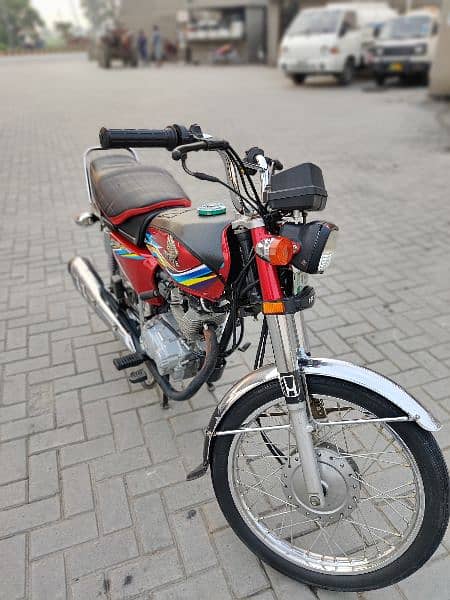 Genuine & neat Honda 125 2018 5