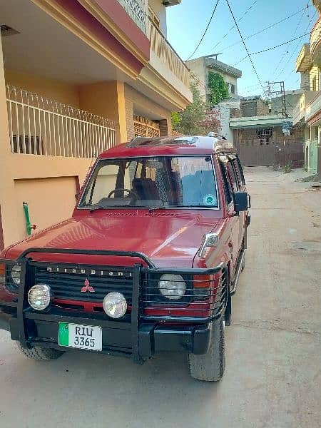 Mitsubishi Pajero 1985 2