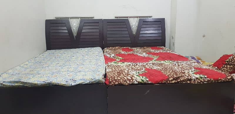 single single 2 beds 2