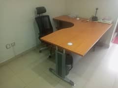 executive table\computer tables and chairs\office furniture for sale