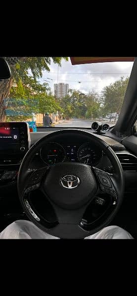 Toyota C-HR G led new shape 4