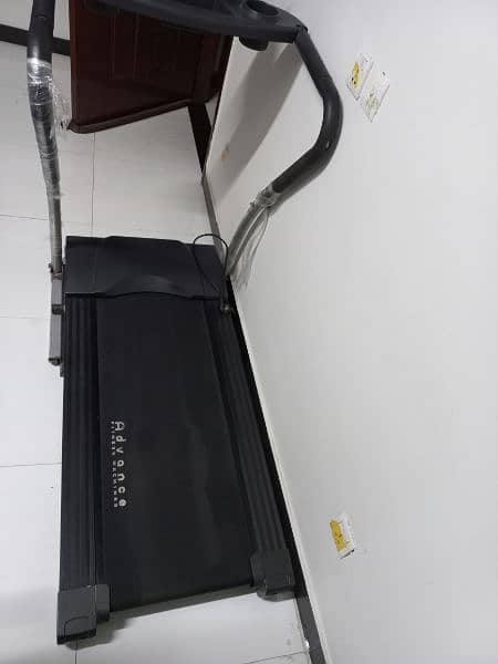 Treadmill for sale 2hp - 120kg 3