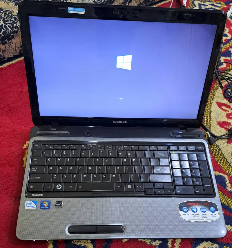 Sale my laptop Toshiba L755 4