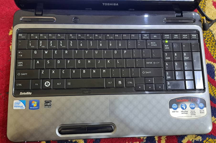 Sale my laptop Toshiba L755 5