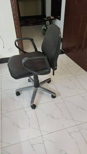 Black - Movable Adjustable - 4 wheels computer chair 0