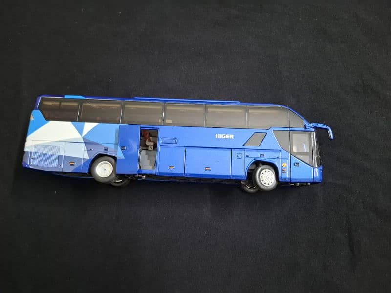 Model bus original Higer 1.42 scale 9