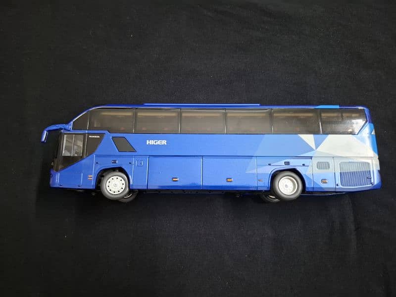 Model bus original Higer 1.42 scale 10