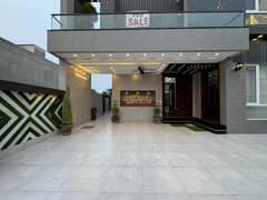 10.66 MARLA ULTRA LUXURY SAMI FURNISHED HOUSE FOR SALE IN BAHRIA TOWN LAHORE