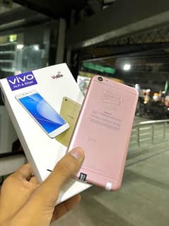 ViVo Y66 With box charger and Handfree