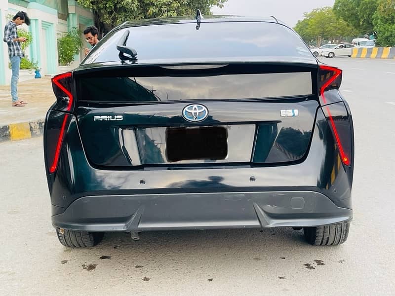 Toyota Prius 2018 1