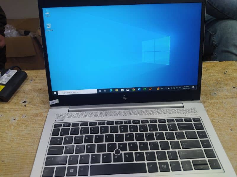 HP EliteBook 840 G5 Intel Ci5/Ci7 8th gen ,8/256 display size 14 1080p 17