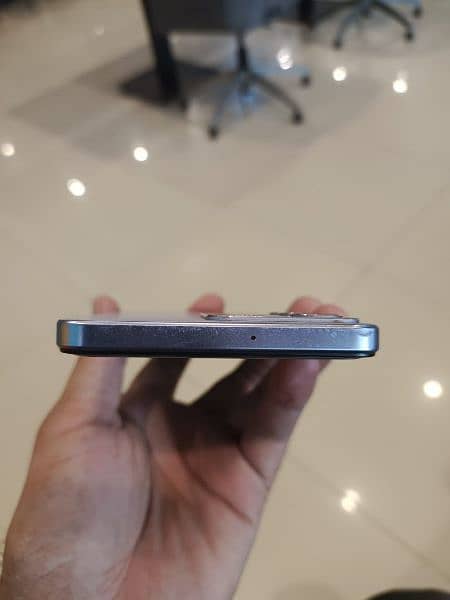 Vivo v27e mobile for sale complete box(8gb-256gb) 2