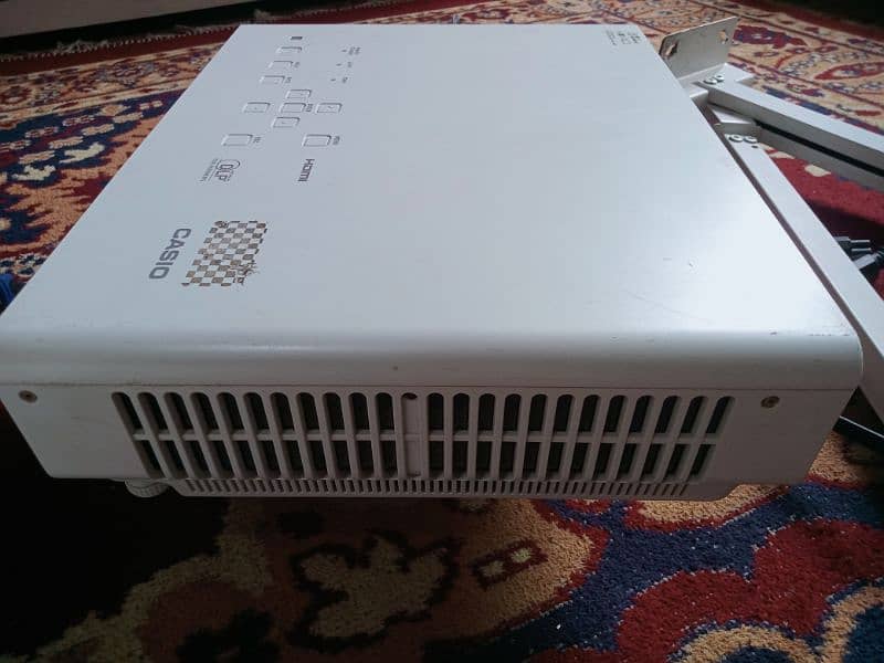 Casio Multimedia Projector with 10/10 condition best resolution result 6