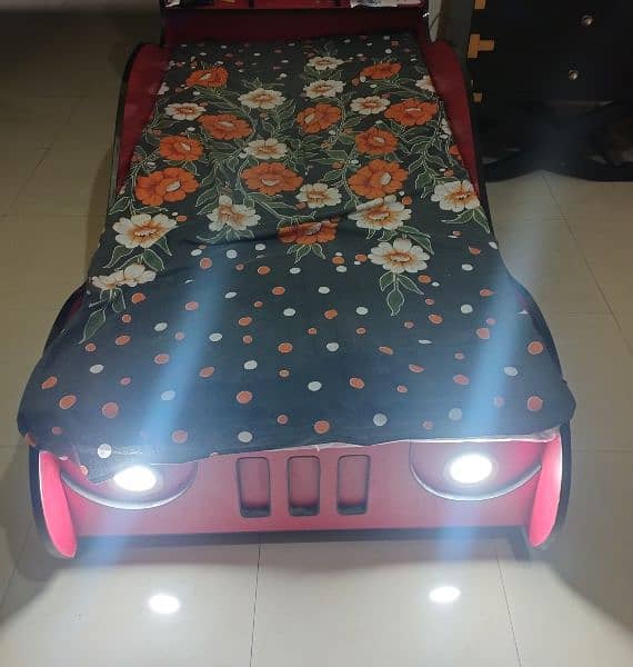 lightning McQueen fancy car bed for children 0