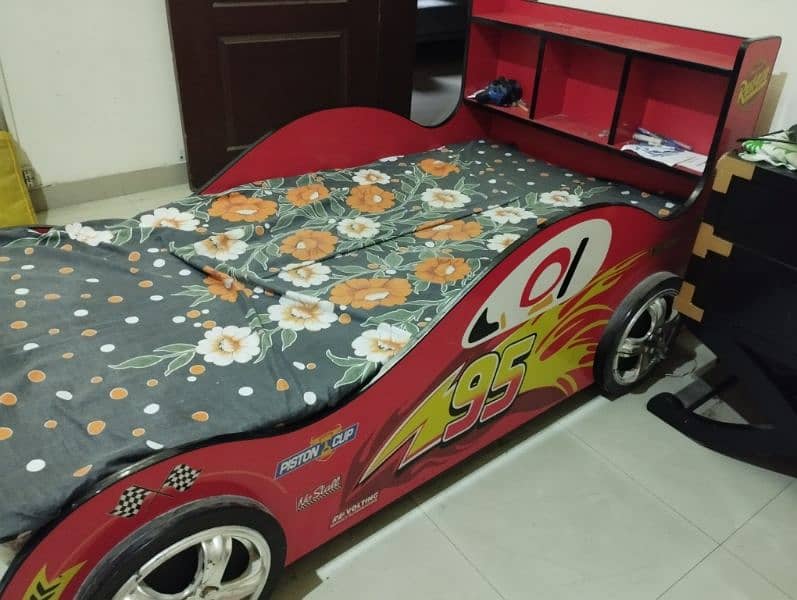 lightning McQueen fancy car bed for children 1