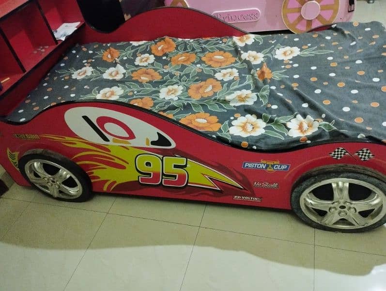 lightning McQueen fancy car bed for children 2