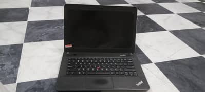 - *Lenovo Thinkpad*: This laptop features an Intel 4th Gen Core