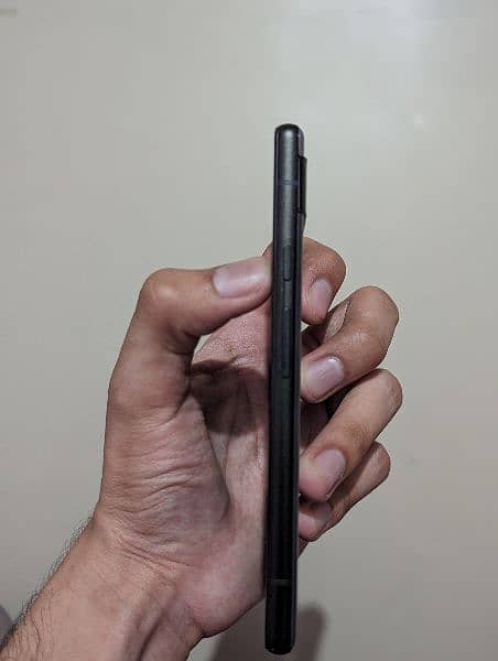 Google Pixel 6a (Damaged Display) 3