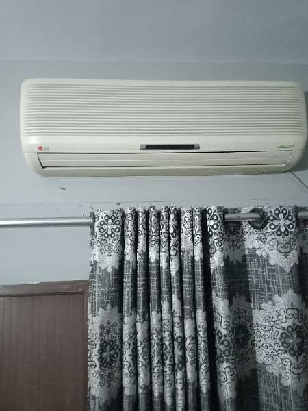 LG air condition urgent sale 3