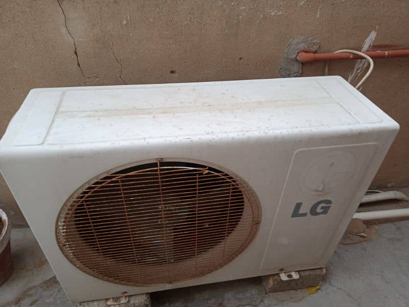 LG air condition urgent sale 9